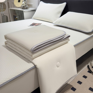 Vente en gros <span class=keywords><strong>de</strong></span> <span class=keywords><strong>housse</strong></span> <span class=keywords><strong>de</strong></span> <span class=keywords><strong>couette</strong></span> ultra douce en soie, ensemble <span class=keywords><strong>de</strong></span> draps <span class=keywords><strong>de</strong></span> luxe - Product Image 5