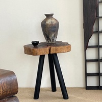 Table basse en bois durable et écologique de style Wabi Sabi avec forme irrégulière pour salon