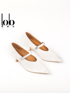 สำหรับฤดูใบไม้ผลิปี 2026 ผู้หญิงสามารถสวม<span class=keywords><strong>รองเท้า</strong></span>ส้นเตี้ยหัวแหลมที่ใส่สบายสำหรับโอกาสที่เป็นทางการ ด้วยดีไซน์แบบสวมขึ้นได้ในครั้งเดียว - Product Image 4