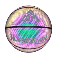 Balles de basket-ball brillantes, bonne qualité, scintillantes dans la nuit, officielles et lumineux