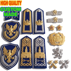 Épingles d'épaule personnalisées <span class=keywords><strong>en</strong></span> alliage de zinc 3D plaqué or, ensemble de matériel d'uniforme, insignes cérémoniels pour la sécurité, la conciergerie et les défilés - Product Image 1