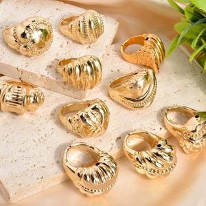 Bague de fiançailles tendance en laiton plaqué or 14 carats de haute qualité, grand design floral, accessoire de bijouterie pour femme - Product Image 5