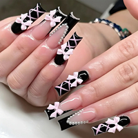 24 faux ongles longs carrés faits à la main, à presser, avec pointe française noire, ligne croisée rose, nœud 3D, perle, style Coquette Gothique