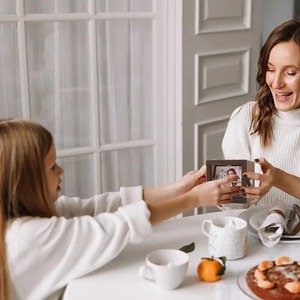 Custom Flip Book telaio a manovella <span class=keywords><strong>Album</strong></span> fotografico personalizzato illuminato <span class=keywords><strong>Album</strong></span> fotografico Mini libro in legno per coppia di donne e uomini - Product Image 3