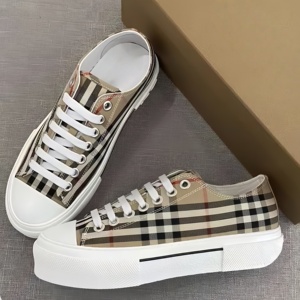 Factory direct sale of high-quality American-style casual <b>shoes</b>, with exquisite checkered stripes, walking <b>shoes</b> and canvas <b>shoe</b> - Product Image 1