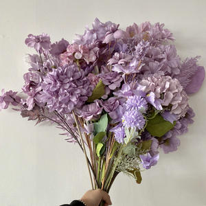Arche <span class=keywords><strong>de</strong></span> <span class=keywords><strong>mariage</strong></span> romantique et rêveuse en fleurs artificielles en soie violette réaliste, style bohème, <span class=keywords><strong>décoration</strong></span> d'allée pour hôtel - Product Image 1