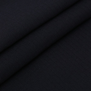 Tela cuadrada pequeña 100% poliéster para uniformes de entrenamiento, impresión y teñido, tela resistente a desgarros y al viento para ropa. - Product Image 3