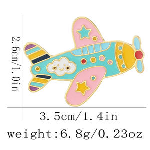 Pin de Solapa Personalizado Sin Pedido Mínimo con Diseño de Avión, Insignia Metálica de Viajes Mundiales, Broche de Esmalte para Bolsa - Product Image 2
