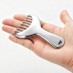 Peigne Gua Sha KINWONG 2-en-1 en alliage de zinc pour <span class=keywords><strong>massage</strong></span> du cuir chevelu, démêlant, grattoir pour le visage et le corps, personnalisable OEM, vente en gros - Product Image 2