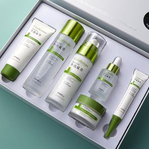 Vendita OEM <span class=keywords><strong>Kit</strong></span> <span class=keywords><strong>Skincare</strong></span> da 6 Pezzi al Cordyceps Sinensis, Cura della Pelle a Base di Erbe AHA, Cura del Viso, Stock all'Ingrosso - Product Image 1