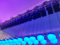 Boule cinétique LED suspendue contrôlée par DMX512, coque en plastique, éclairage de scène à levage automatique
