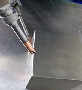 Saldatrice Laser a Fibra Industriale CW 1500w Automatica a 5 Assi CNC per Saldatura <span class=keywords><strong>di</strong></span> Parti Automobilistiche e Metalli - Product Image 4