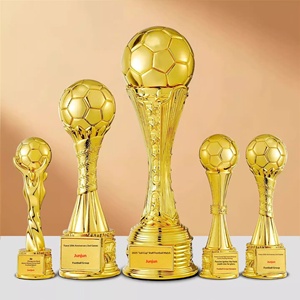 ถ้วยรางวัลฟุตบอลแบบกำหนดเอง พิมพ์โลโก้ รองเท้าทองคำ ลูกฟุต<span class=keywords><strong>บอล</strong></span>ทองคำ ถุงมือทองคำ นักยิงประตูยอดเยี่ยม ผู้รักษาประตู ระดับโลก - Product Image 4