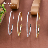 Blossom CS Jewelry Bracelet ouvert simple rangée en cuivre et zircon CZ de qualité supérieure pour femme, style minimaliste, pour usage quotidien et soirées, bijoux fins, vente en gros