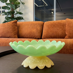 Bol en résine à motif de plume de phénix mythique |   Bol décoratif artisanal teinté à la flamme pour le salon - Product Image 1