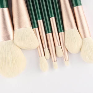 Green Wood Handle 9-Piece Makeup Brush Set Synthetic Hair Face Brush Travel-Friendly <b>Foundation</b> Application - Product Image 2