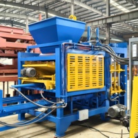 Machine hydraulique QT8-15 pour la fabrication de briques et de blocs creux, pleins et de pavés