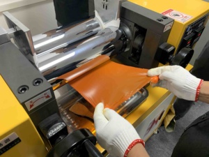 Độ chính xác cao mở trộn phòng thí nghiệm hai CuộN Mill máy chính xác vòng bi 5KW 380V nước làm mát có thể điều chỉnh tỷ lệ con lăn - Product Image 4