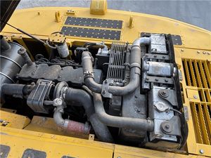 Excavadora de cadenas grande Komatsu PC240 con motor de 125 kW y caja de cambios para trabajos de terraplanación, minería, construcción de carreteras y proyectos industriales - Product Image 5