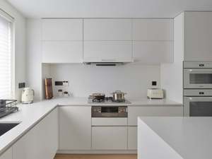 Gabinetes de Cocina Modernos en Forma de L, Blancos, Planos, de Alta Calidad, con Acabado Brillante, Fabricados en Foshan - Product Image 4