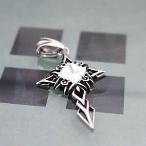 Collar con colgante de acero inoxidable para mujer y hombre, con circonita grande y engaste de garra, a la moda, para cadena de suéter, joyería infantil - Product Image 6