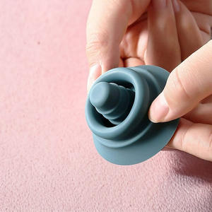 Bouchon de vin décoratif fantaisie en forme de chapeau, en silicone de qualité alimentaire - Product Image 6