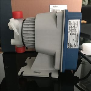 Bomba Dosificadora de Productos Químicos Seko Italy - Bomba de Alimentación Química Automática Eficiente y Duradera - Product Image 2