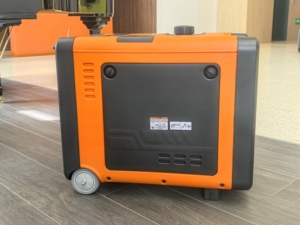 เครื่องกำเนิดไฟฟ้าแบบพกพาขนาด 6.5 กิโลวัตต์ รุ่น PT-015 เงียบ ไร้โครงเหล็ก พร้อมล้อ สำหรับใช้ในบ้าน ใช้เชื้อเพลิงเบนซิน รุ่น YHS-PT-015 ลดราคาพิเศษ - Product Image 3