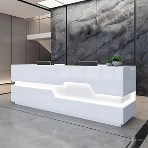 Comptoir de réception moderne en acrylique blanc brillant avec finition métallique et éclairage LED pour clinique, spa, hôtel, boutique de détail - Product Image 5