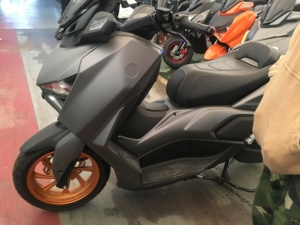 Potente Motocicleta de Gasolina 5+ EEC/COC, Refrigerada por Agua, Inyección Electrónica, 125KPH, con Sistema CBS/ABS, Tanque de 12L - Product Image 4