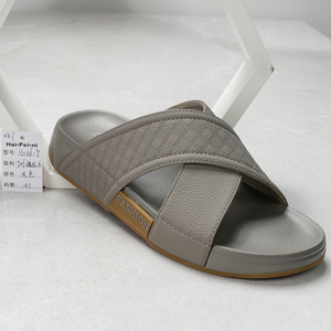 Sandales plates classiques de luxe pour hommes, fabriquées en Guangdong, avec plateforme rehaussante, design nouveau et confortable, produit le plus vendu - Product Image 2