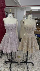 Abito da sera corto glamour con perline e glitter, senza maniche, linea ad A, gonna svasata, per feste formali, serate eleganti, eventi e balli di fine anno - Product Image 1