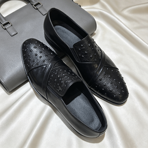 Mocasines para Hombre con Patrón de Avestruz, Diseño Cruzado con Textura Exótica, Elegantes Zapatos Formales Negros Sin Cordones - Product Image 5