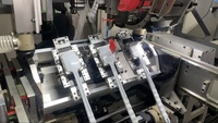 Machine à brosser les balais à 5 axes avec 2 têtes de perçage et 1 tête de tuftage