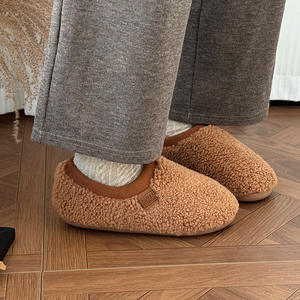 Chaussons unisexe d'hiver chauds pour intérieur et extérieur, antidérapants, légers, en PVC et TPR, personnalisables, en peluche bouclée, vente en gros - Product Image 3