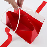 Sac en papier cartonné de luxe rouge et blanc avec poignée torsadée et nœud en ruban de satin, imprimé avec logo personnalisé, écologique, 250 g/m², pour mariage