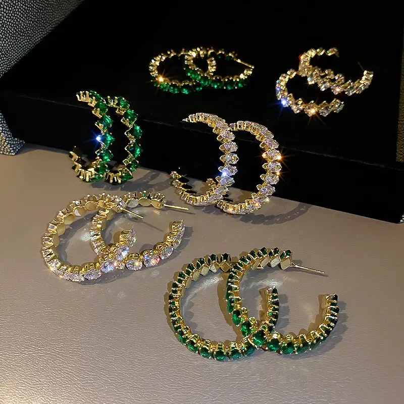 Grosir Dubai Emas anting Stud perhiasan bersinar CZ Kristal Berlian anting Hoop Bling berlian imitasi berbentuk C Hoop wanita anting-anting