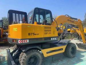 Excavatrice sur pneus Champion XINYUAN B75 de 8 tonnes, 95 % neuve, hydraulique, avec moteur et pompe d'occasion - Product Image 4