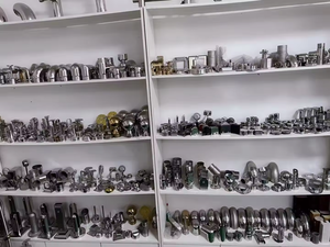 Rampes <span class=keywords><strong>d</strong></span>'<span class=keywords><strong>escalier</strong></span> en acier inoxydable et alliage de zinc au design moderne, support de sièges en verre sans monture, matériel ménager, porte-serviettes - Product Image 3