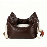 Coussin de siège de voiture pour chien Yangyangpet, en cuir PU de luxe à motif uni, personnalisé, avec housse amovible et lavable, emballé en carton, pour les voyages