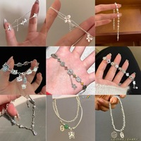 Gelang Bunga Kecil Wanita Gaya Cina Baru Super Fairy Peach Blossom Batu Alam Besi 2025 Hadiah Perhiasan Sahabat Terbaik