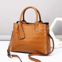 Sacs à main et portefeuilles pour femmes en cuir de vachette véritable, style rétro, luxe européen, collection 2024, prix de vente promotionnel, mode en ligne