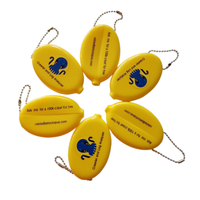 Porte-clés personnalisés en PVC, chaînes colorées, étiquettes de bagages de voyage, porte-monnaie ovales multi-usages, mousquetons promotionnels TV