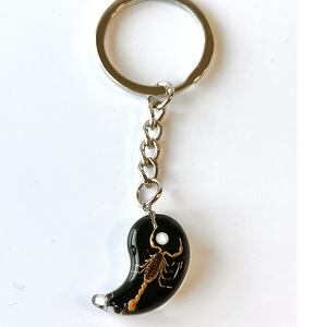 Nouvelle Collection <span class=keywords><strong>de</strong></span> Bijoux IVR : Porte-clés en Résine Acrylique Yin Yang et Scorpion Noir et Blanc pour Couples - Product Image 5