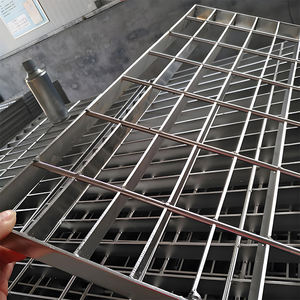 ASTM Q195 gros personnalisé robuste allée en acier inoxydable gouttière couverture de drainage <span class=keywords><strong>grille</strong></span> tranchée caillebotis matériaux - Product Image 4