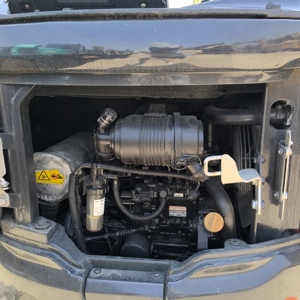 รถขุดขนาดเล็ก Komatsu PC20 มือสอง แบบเปิดห้องโดยสาร เหมาะสำหรับงานสวน ฟาร์ม และงานก่อสร้าง - Product Image 5
