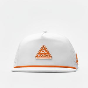 Casquette de golf snapback premium imperméable à 5 panneaux OEM avec patch en PVC, découpe au laser, performance, chapeaux classiques personnalisés - Product Image 2