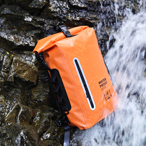 Sac <span class=keywords><strong>à</strong></span> dos portable 30L pliable en PVC étanche de 0.5mm d'épaisseur 0.8kg avec logo personnalisé pour les activités d'escalade en plein air - Product Image 3