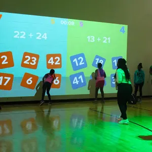 Indoor-Vergnügung spark ausrüstung: Chariot interaktive Ballwand projektions spiele für Kinder spielen.