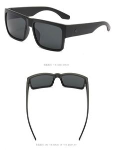 Gafas de Sol de Moda 2025 con su Logotipo |   Precios al por Mayor, Diseños Clásicos y Modernos |   MOQ Bajo para Eventos Corporativos - Product Image 6